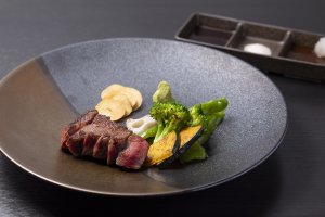 Teppan Dining L’ajitto（テッパン ダイニング ラジット）